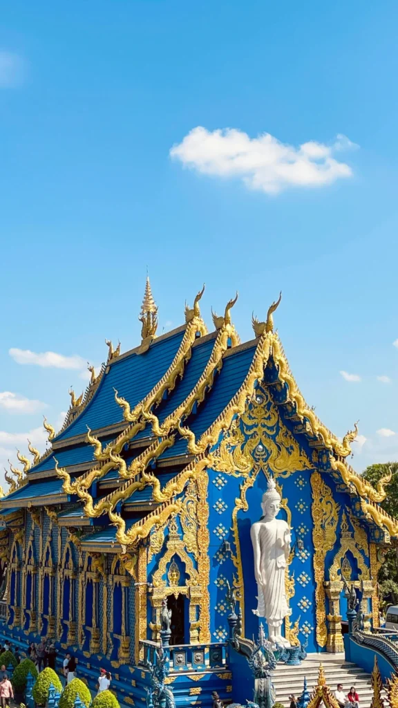 Świątynia Białego Buddy w Chiang Rai